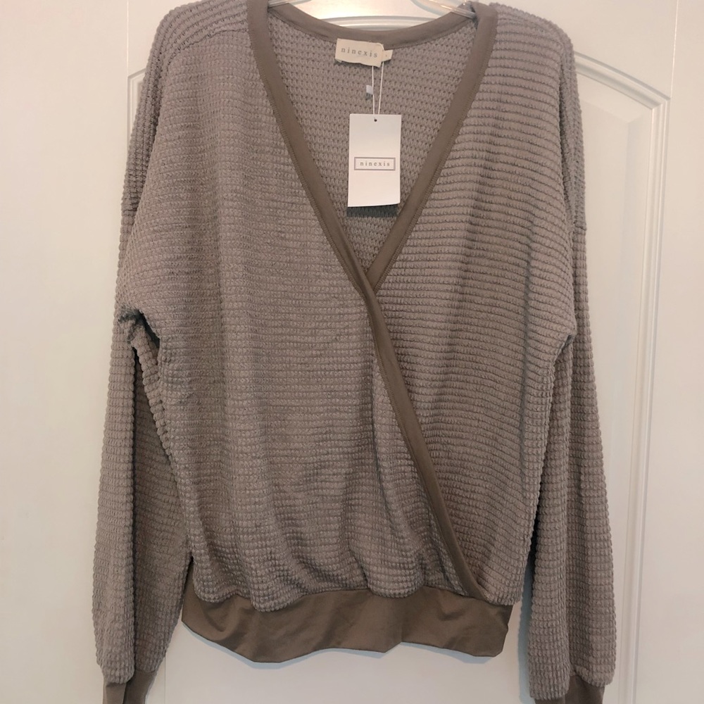 Ninexis long sleeve top *BNWT*